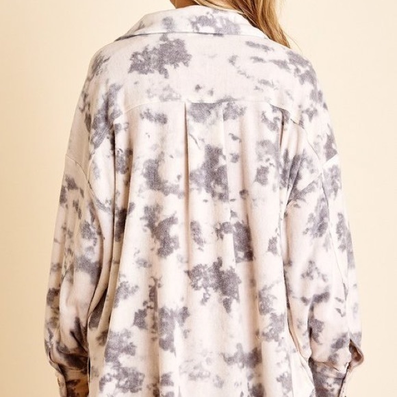 🌪HAZY PRINT BRUSHED KNIT BUTTON DOWN - Picture 2 of 5